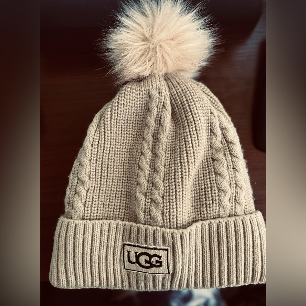 UGG Cable knit lined hat